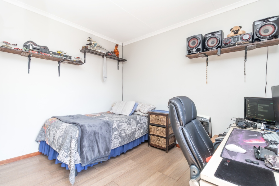 3 Bedroom Property for Sale in Magaliessig Gauteng