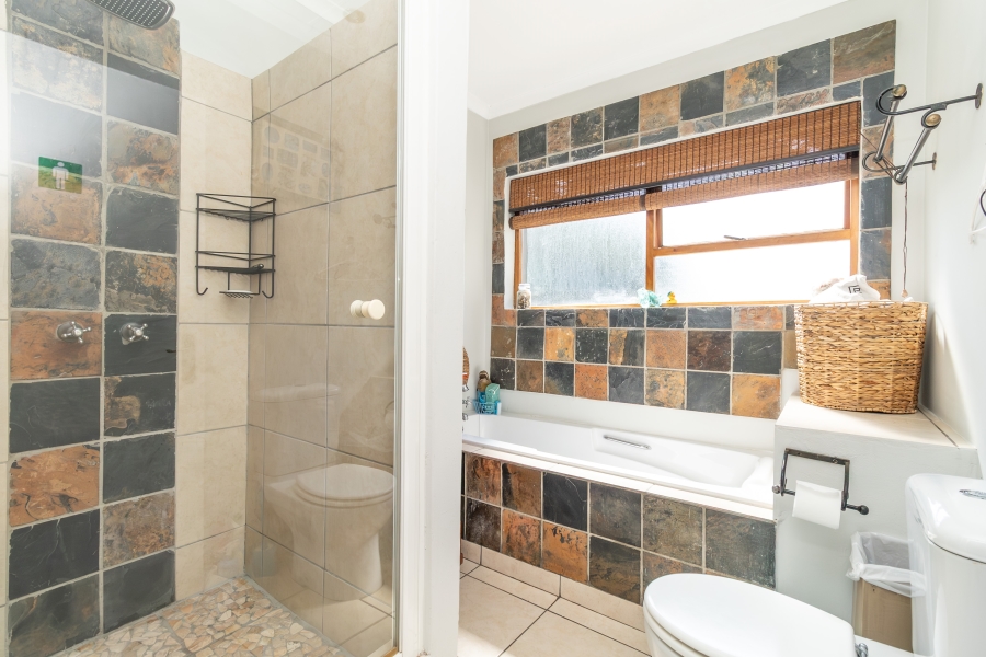 3 Bedroom Property for Sale in Magaliessig Gauteng