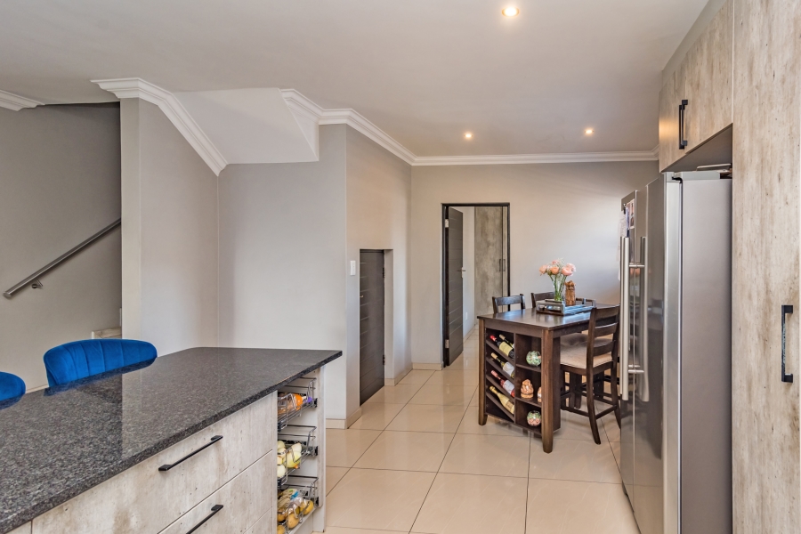 4 Bedroom Property for Sale in Rua Vista Gauteng