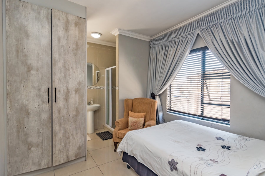4 Bedroom Property for Sale in Rua Vista Gauteng