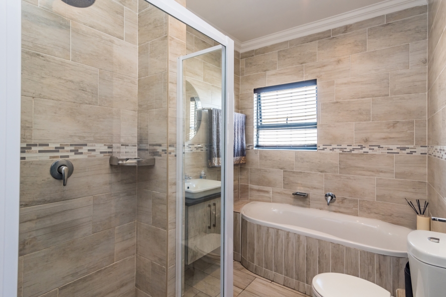 4 Bedroom Property for Sale in Rua Vista Gauteng
