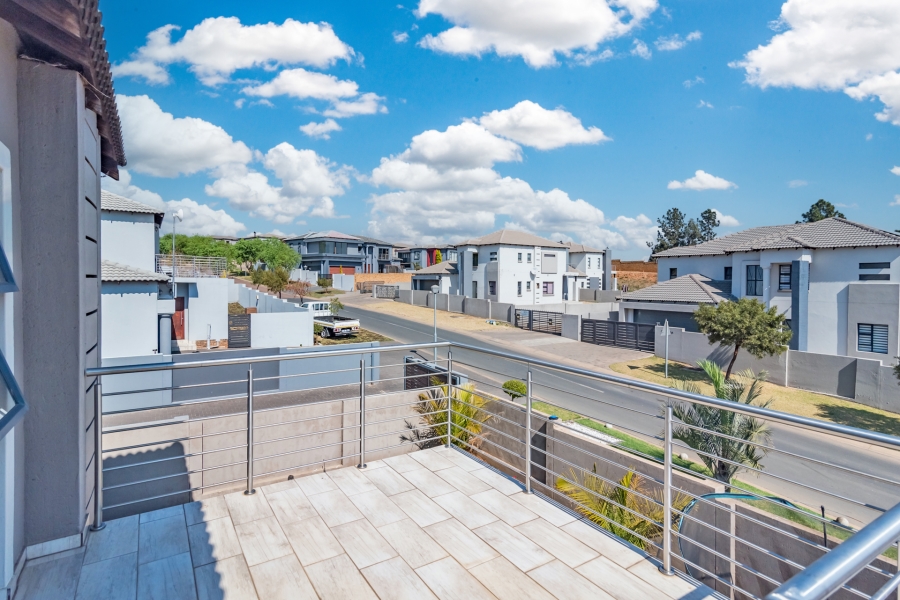 4 Bedroom Property for Sale in Rua Vista Gauteng