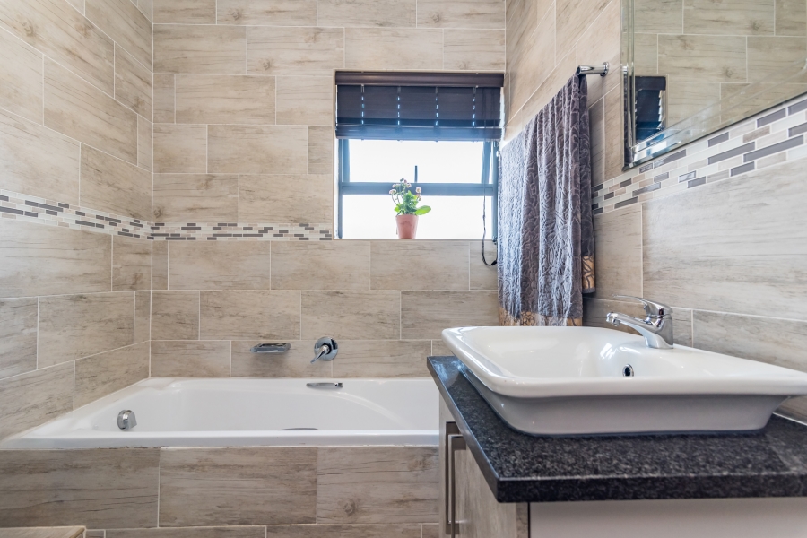 4 Bedroom Property for Sale in Rua Vista Gauteng