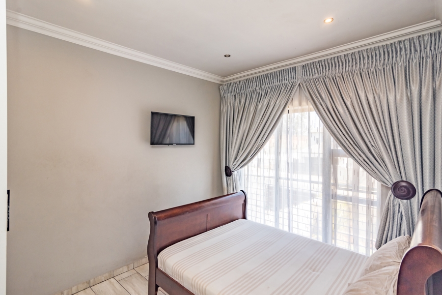 4 Bedroom Property for Sale in Rua Vista Gauteng