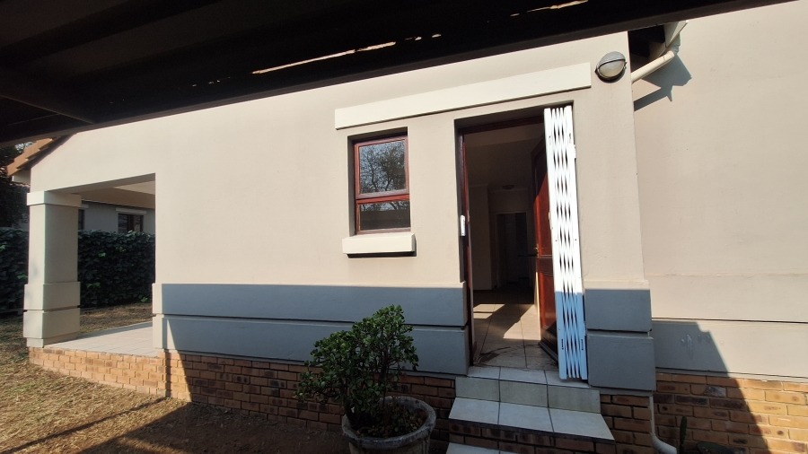 2 Bedroom Property for Sale in Maroeladal Gauteng