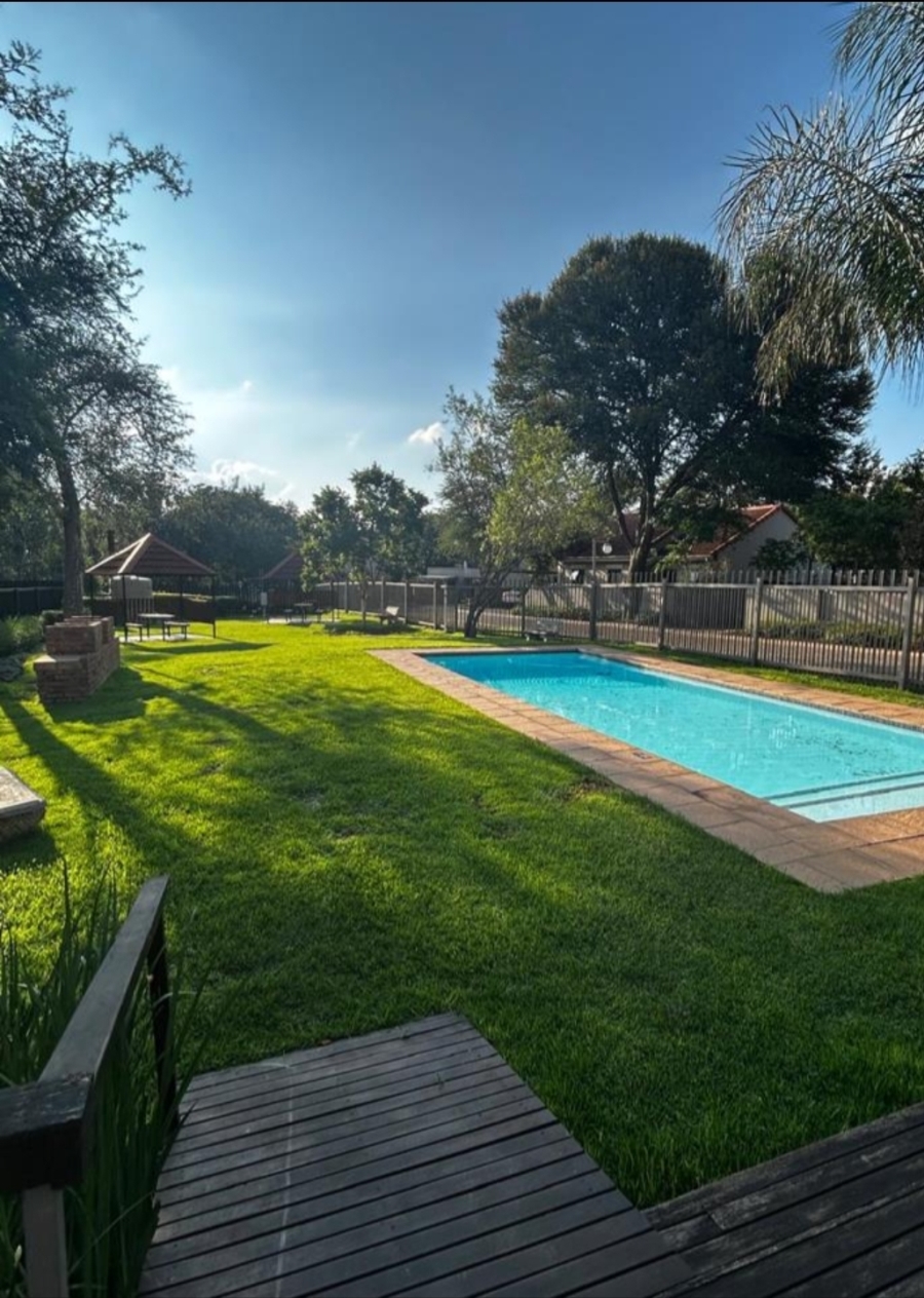 2 Bedroom Property for Sale in Maroeladal Gauteng