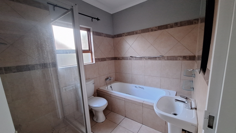 2 Bedroom Property for Sale in Maroeladal Gauteng