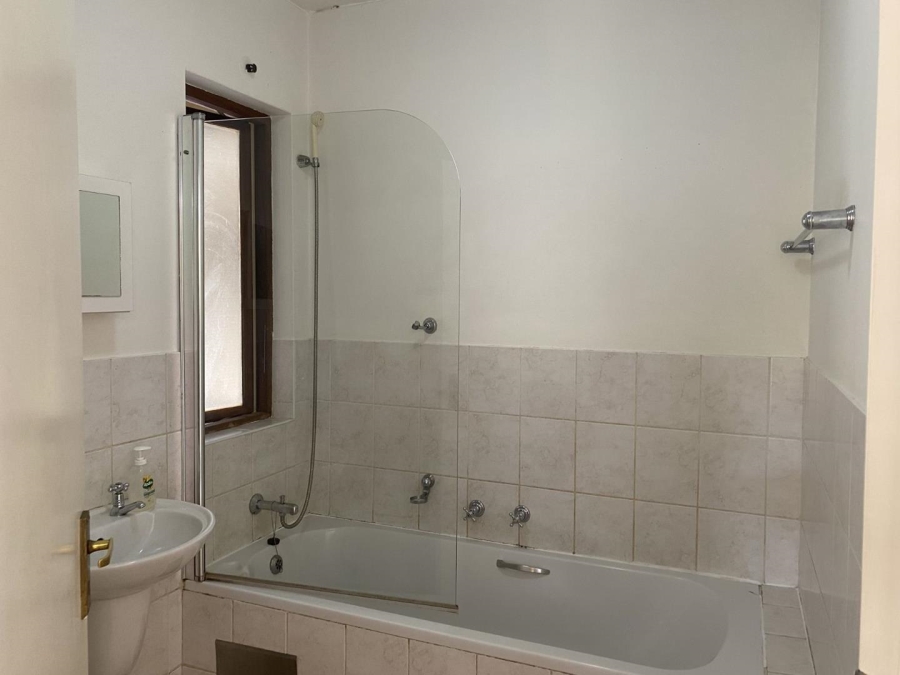 1 Bedroom Property for Sale in Bryanston Gauteng