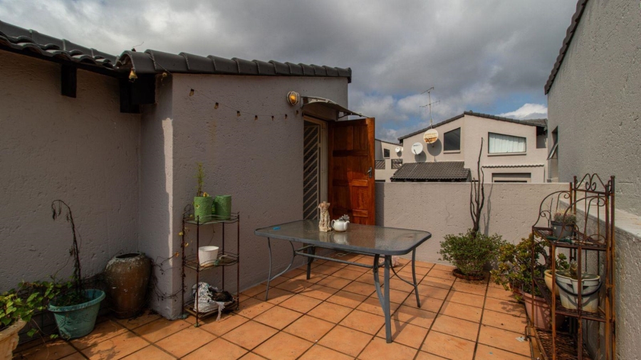 2 Bedroom Property for Sale in Morningside Gauteng