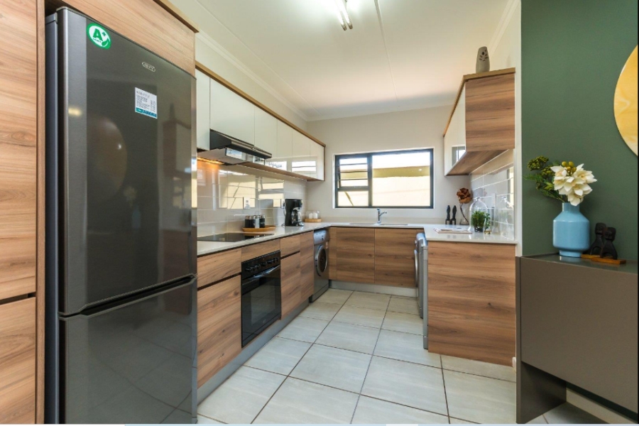 To Let 3 Bedroom Property for Rent in Waterfall Gauteng