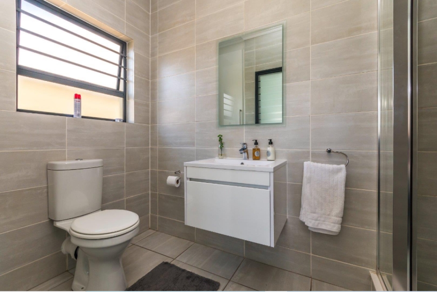 To Let 3 Bedroom Property for Rent in Waterfall Gauteng