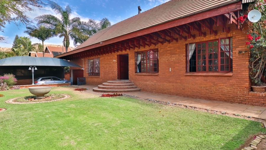 6 Bedroom Property for Sale in Amandasig Gauteng