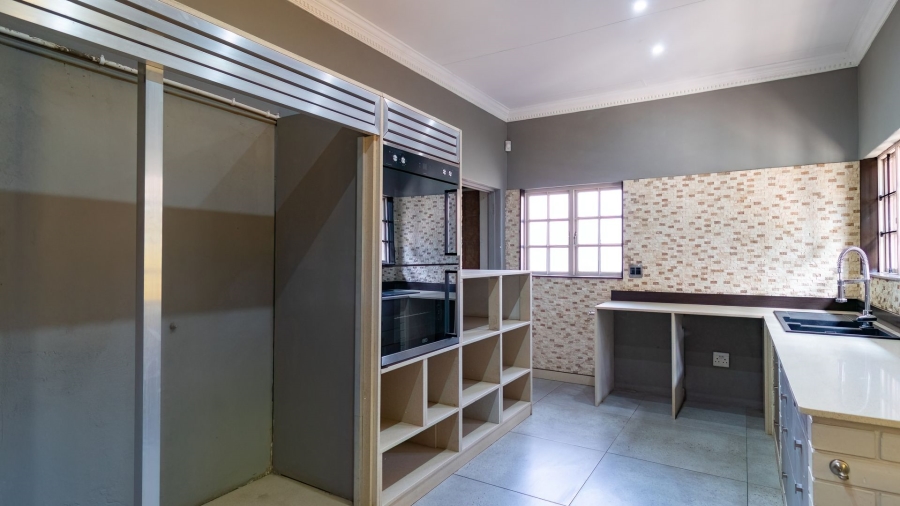 6 Bedroom Property for Sale in Amandasig Gauteng