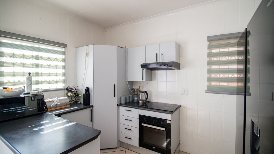 2 Bedroom Property for Sale in Noordwyk Gauteng
