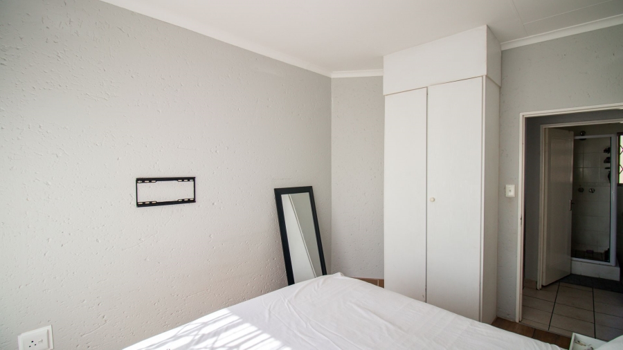2 Bedroom Property for Sale in Noordwyk Gauteng