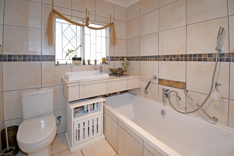 2 Bedroom Property for Sale in Klopperpark Gauteng