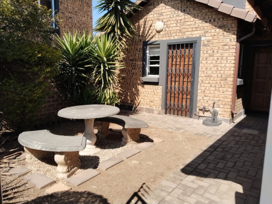 3 Bedroom Property for Sale in Illiondale Gauteng