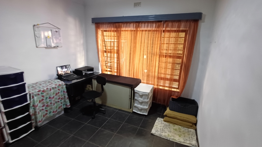 5 Bedroom Property for Sale in Dorandia Gauteng