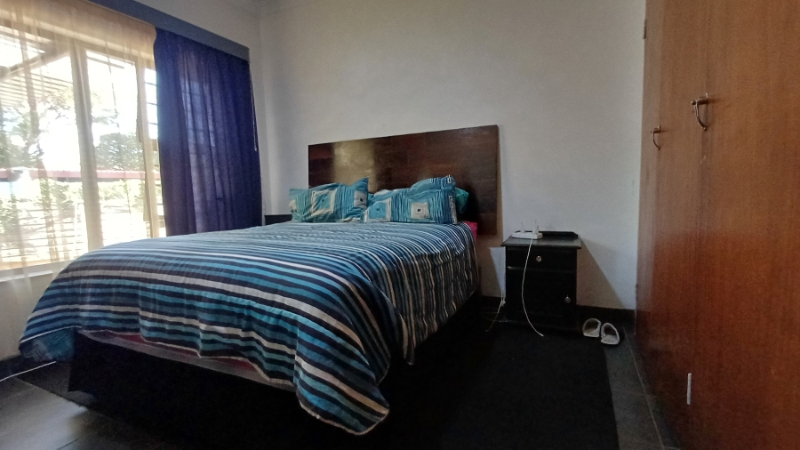 5 Bedroom Property for Sale in Dorandia Gauteng