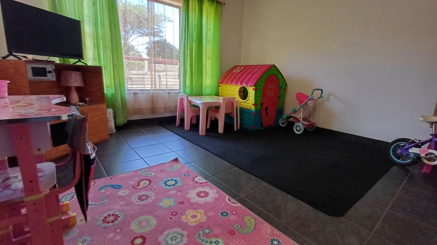 5 Bedroom Property for Sale in Dorandia Gauteng
