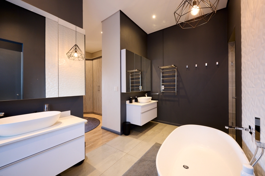 4 Bedroom Property for Sale in Waterfall Country Village Gauteng