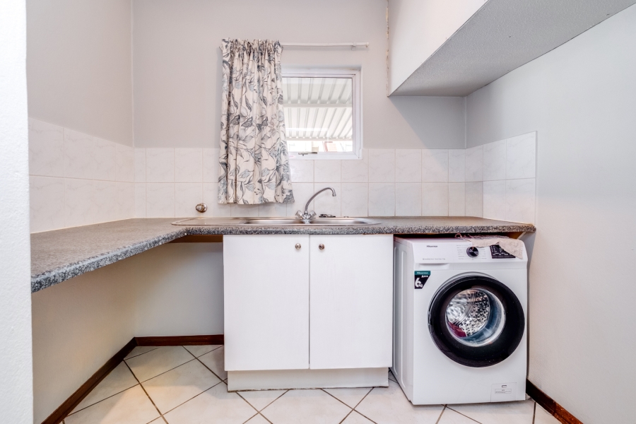 2 Bedroom Property for Sale in Noordhang Gauteng