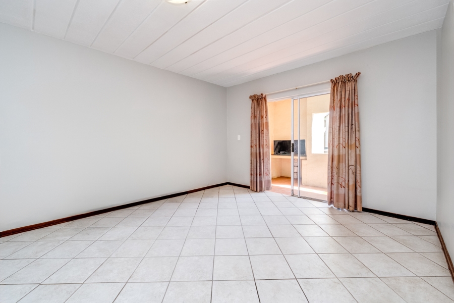 2 Bedroom Property for Sale in Noordhang Gauteng