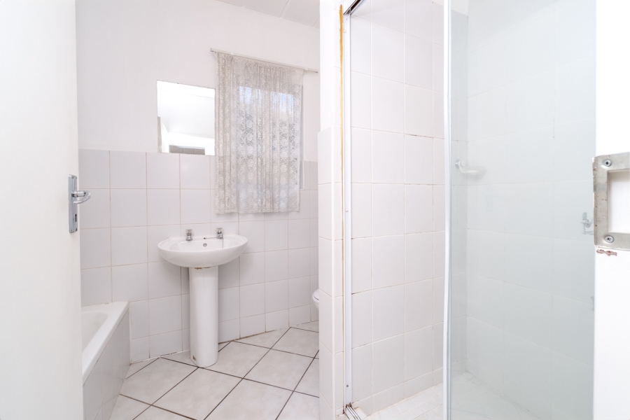 2 Bedroom Property for Sale in Noordhang Gauteng