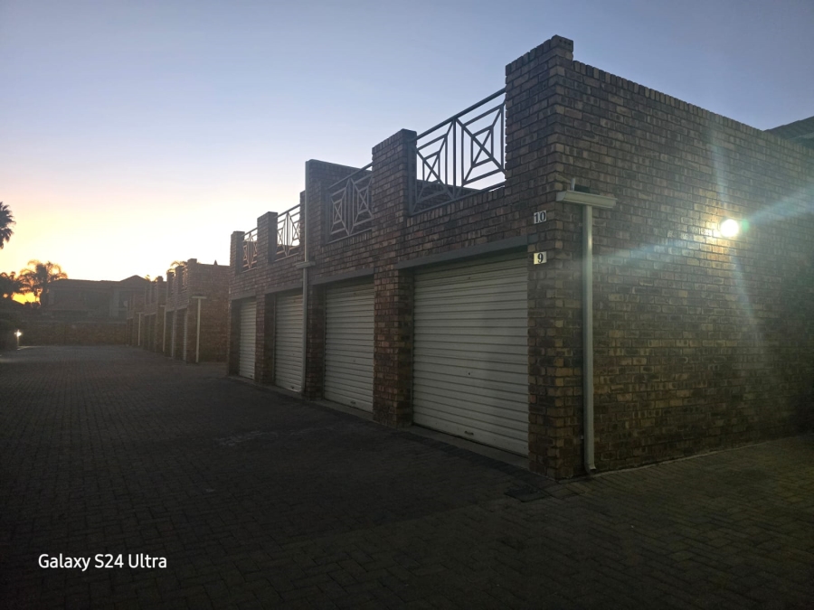 2 Bedroom Property for Sale in Bardene Gauteng