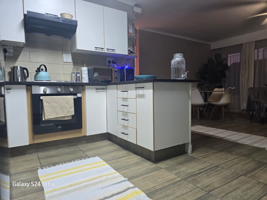 2 Bedroom Property for Sale in Bardene Gauteng