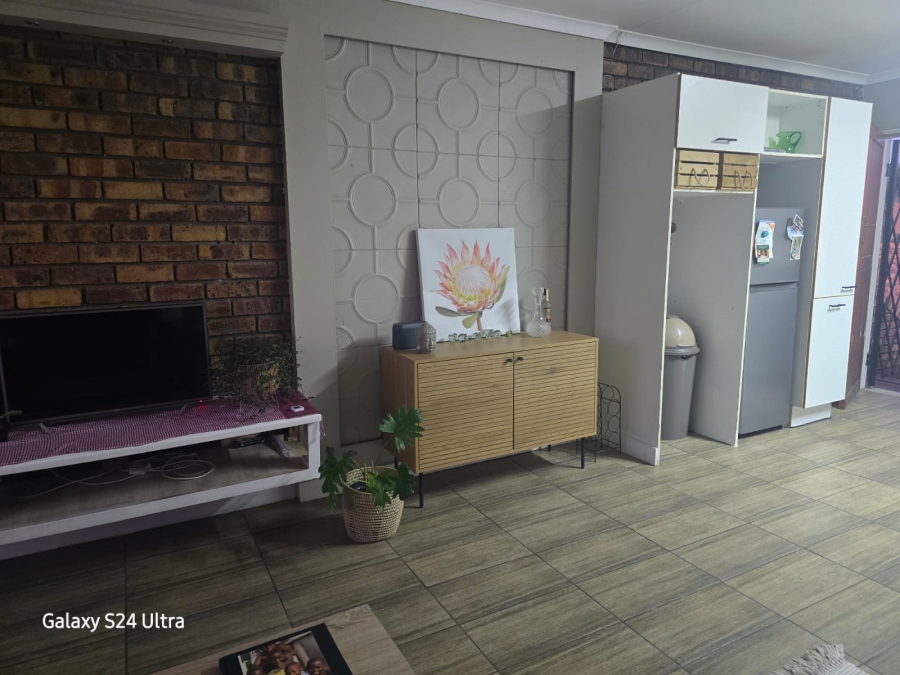 2 Bedroom Property for Sale in Bardene Gauteng