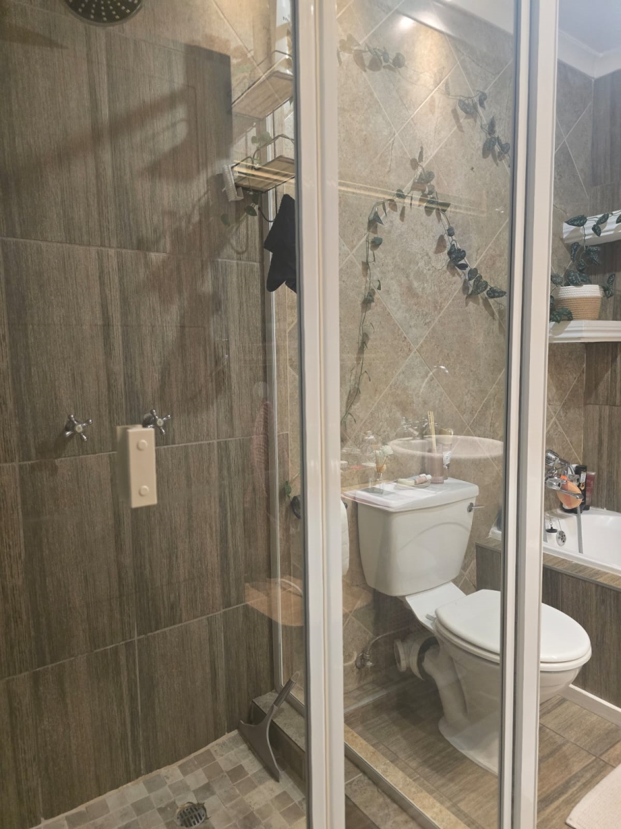 2 Bedroom Property for Sale in Bardene Gauteng