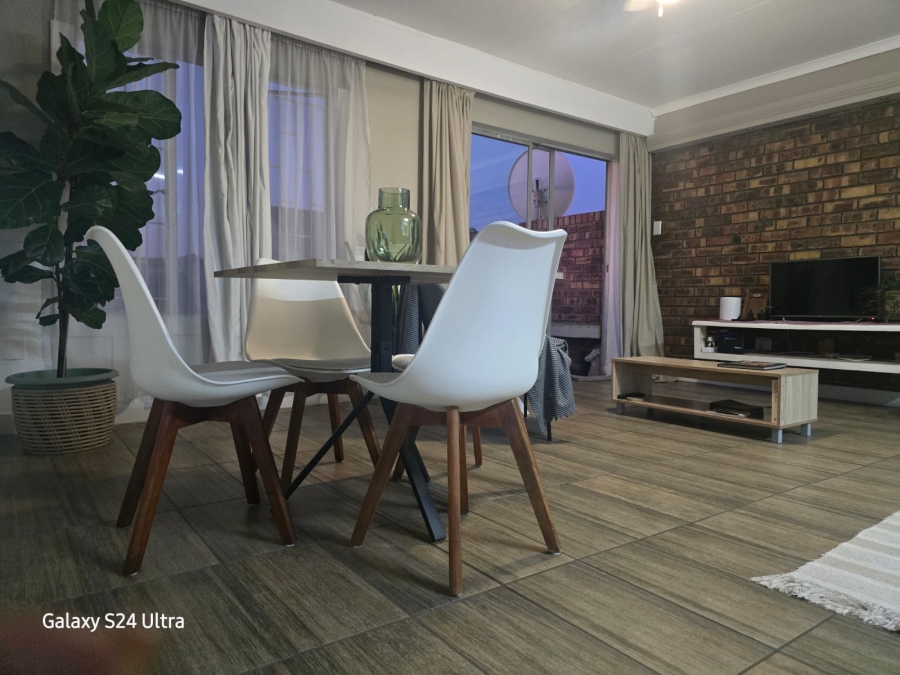 2 Bedroom Property for Sale in Bardene Gauteng