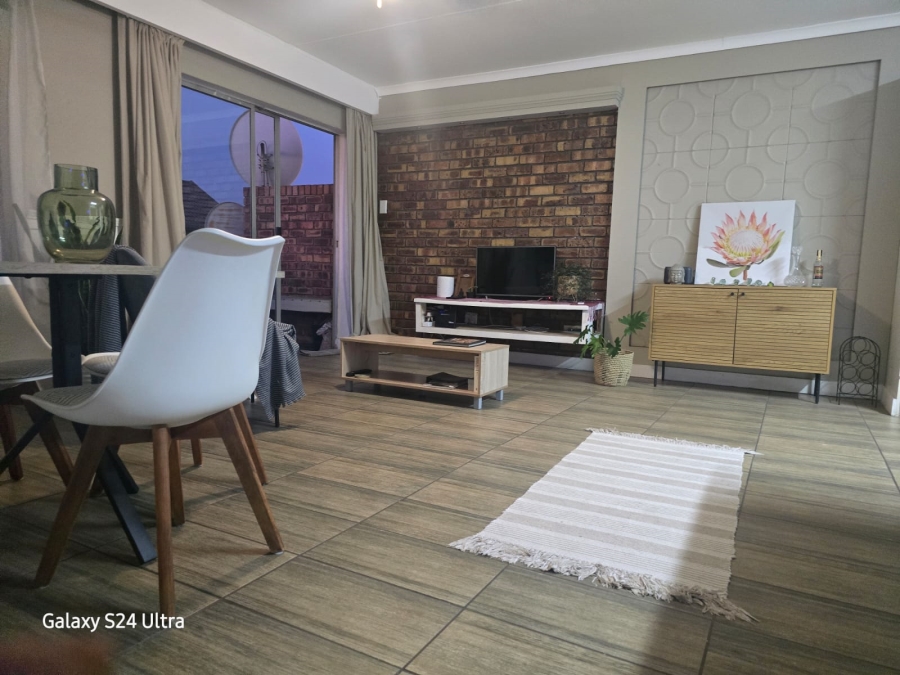 2 Bedroom Property for Sale in Bardene Gauteng