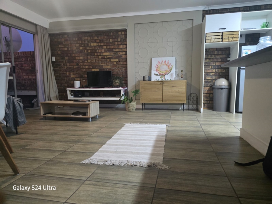 2 Bedroom Property for Sale in Bardene Gauteng