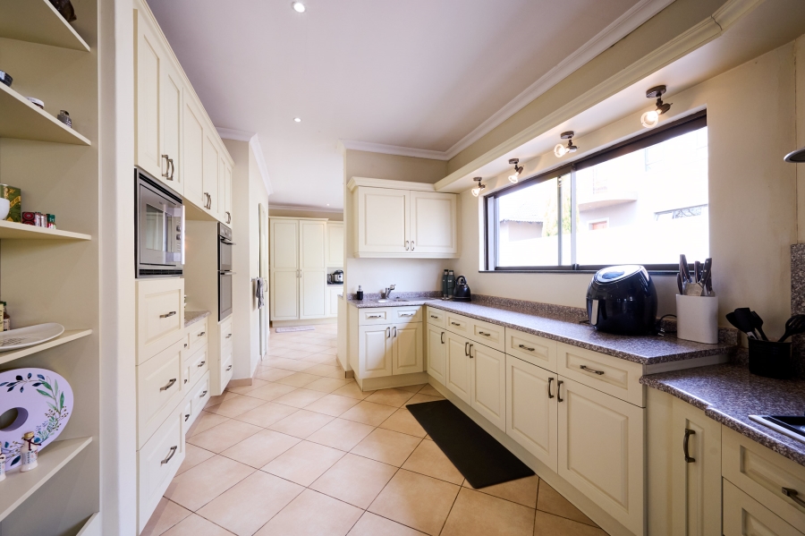 4 Bedroom Property for Sale in Carlswald North Estate Gauteng