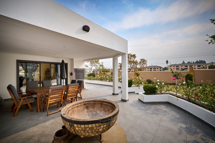 4 Bedroom Property for Sale in Carlswald North Estate Gauteng