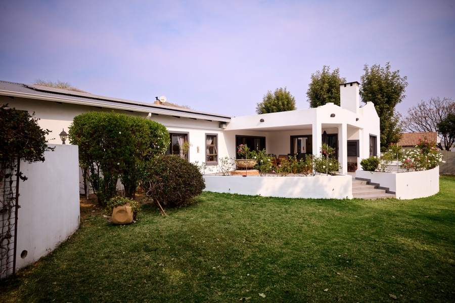 4 Bedroom Property for Sale in Carlswald North Estate Gauteng
