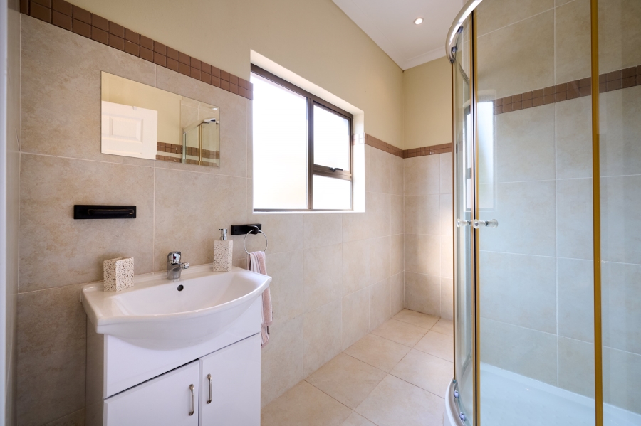 4 Bedroom Property for Sale in Carlswald North Estate Gauteng