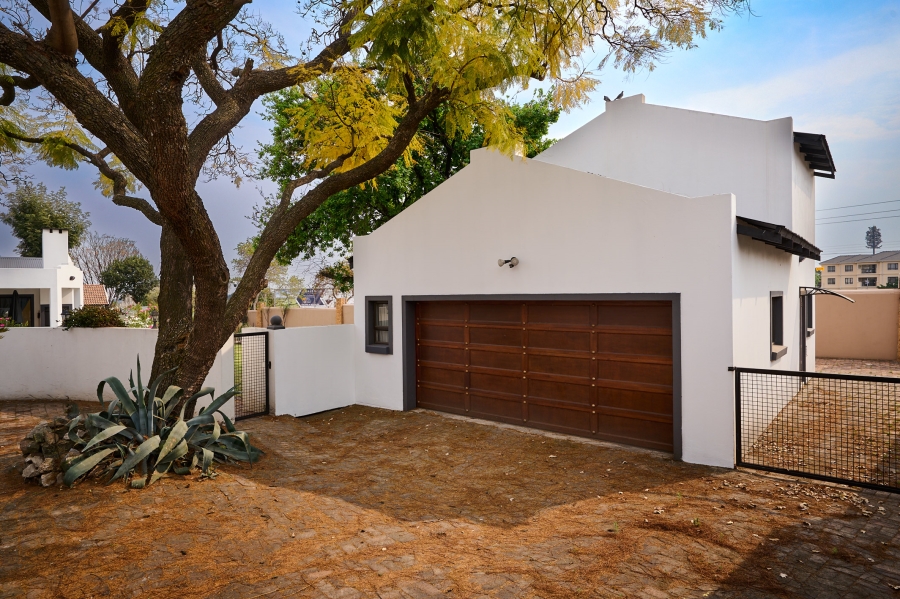 4 Bedroom Property for Sale in Carlswald North Estate Gauteng