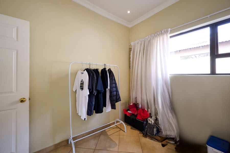 4 Bedroom Property for Sale in Carlswald North Estate Gauteng