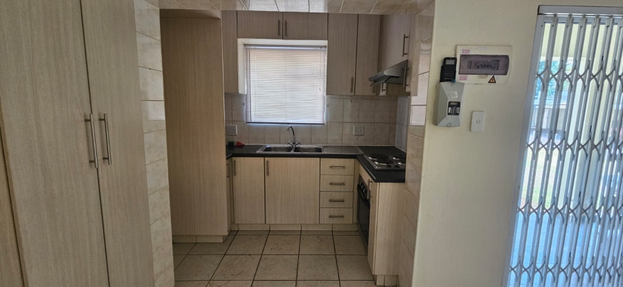 To Let 1 Bedroom Property for Rent in Lambton Gauteng