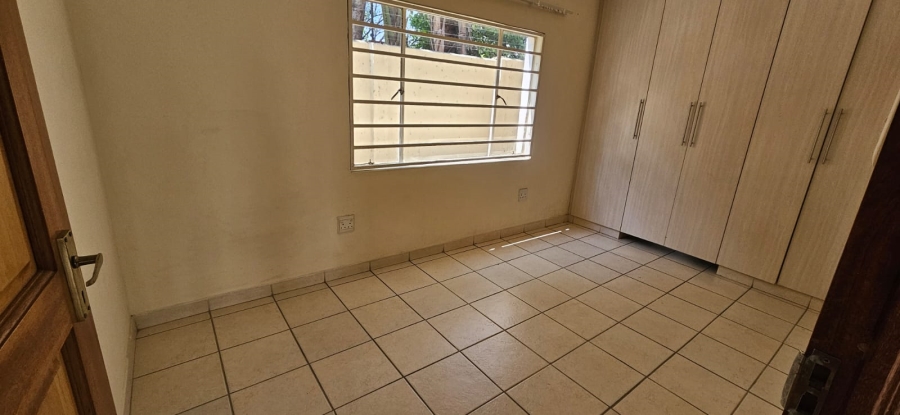 To Let 1 Bedroom Property for Rent in Lambton Gauteng