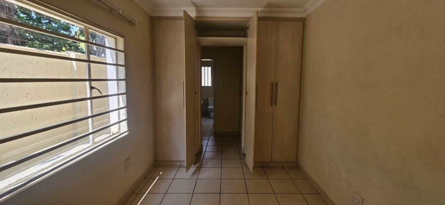 To Let 1 Bedroom Property for Rent in Lambton Gauteng