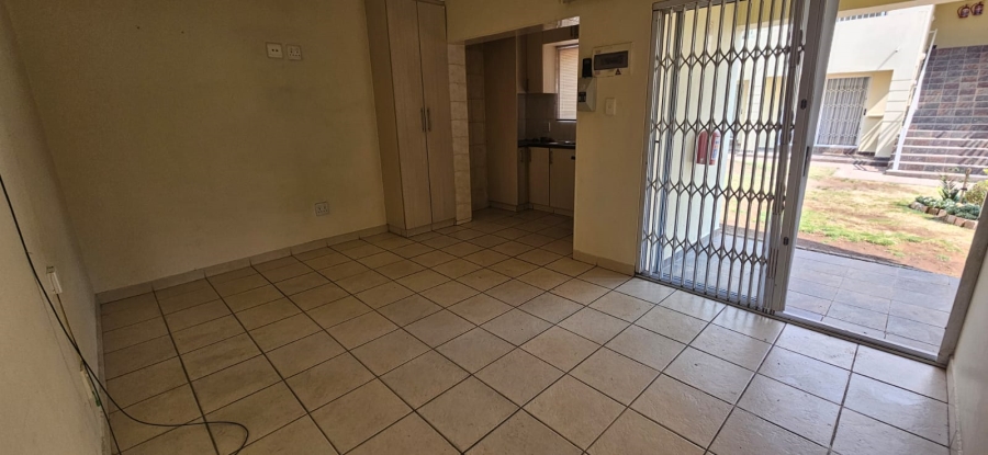 To Let 1 Bedroom Property for Rent in Lambton Gauteng