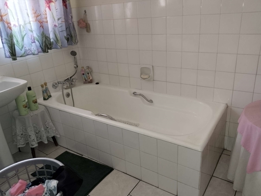 4 Bedroom Property for Sale in Pretoria Gardens Gauteng
