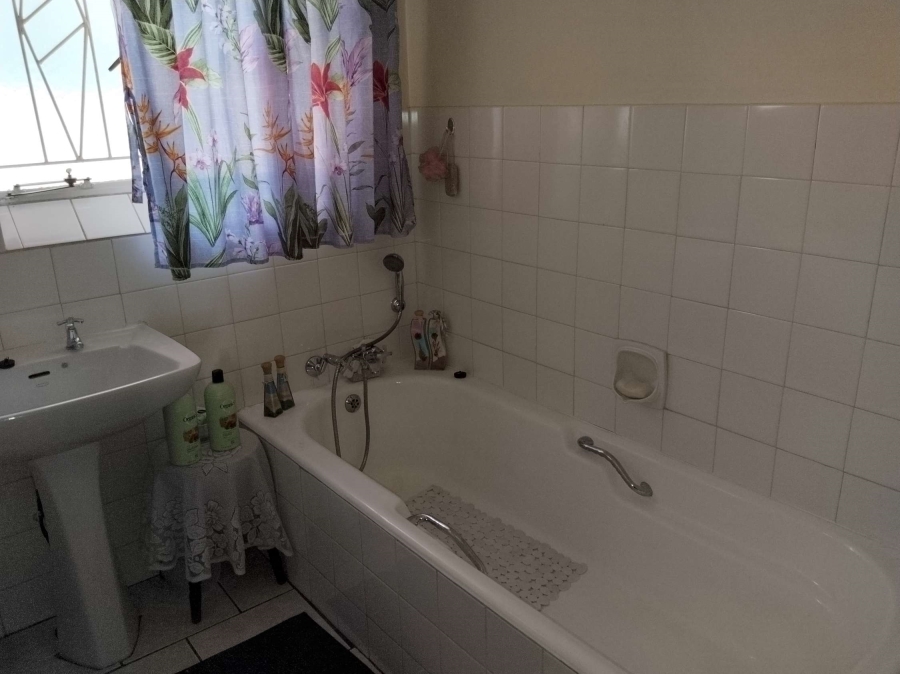 4 Bedroom Property for Sale in Pretoria Gardens Gauteng
