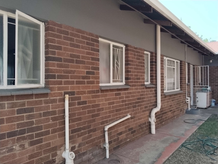 4 Bedroom Property for Sale in Pretoria Gardens Gauteng