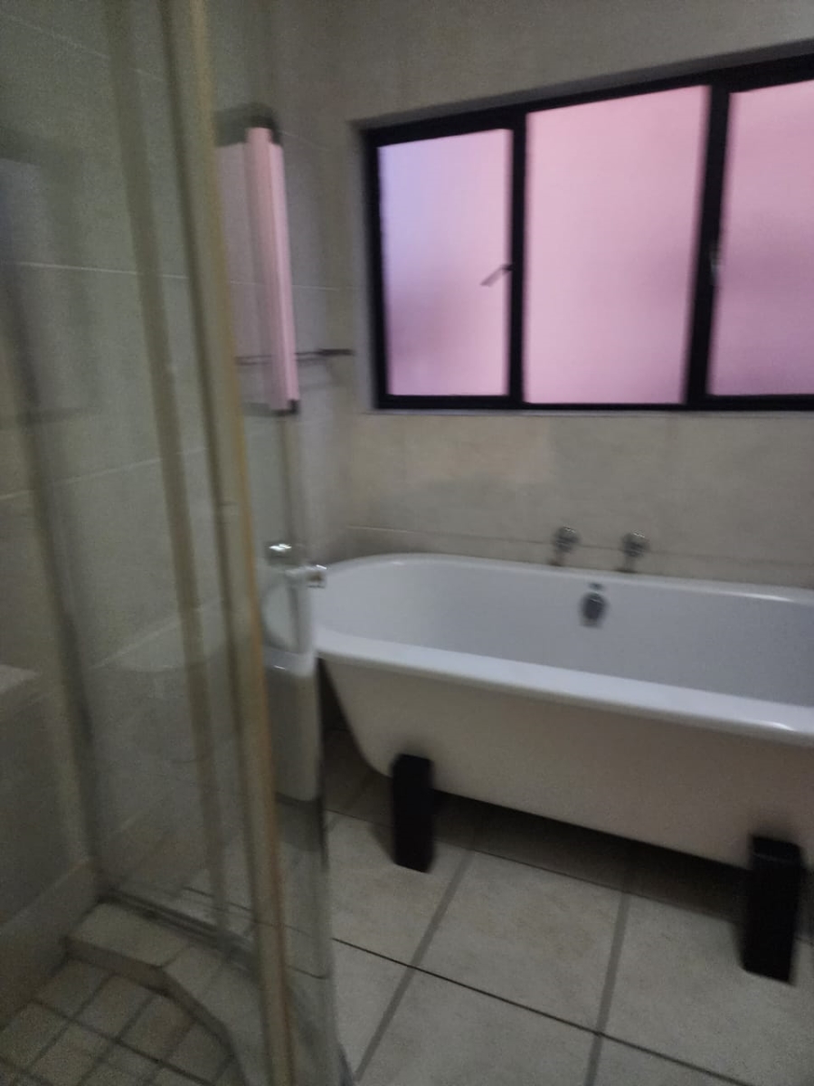 To Let 2 Bedroom Property for Rent in Greenstone Hill Gauteng