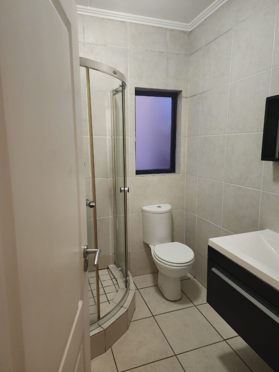 To Let 2 Bedroom Property for Rent in Greenstone Hill Gauteng